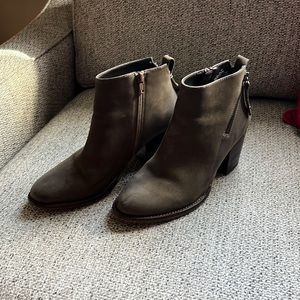 Blondo waterproof leather bootie boot